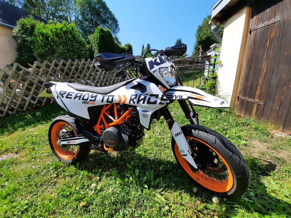 KTM 690 SMC-R in Bernsbach 