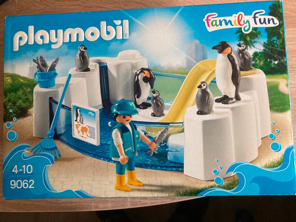 PLAYMOBIL Family Fun 9062 Pinguinbecken, Ab 4 Jahren in Niedersachsen -  Großefehn | Playmobil günstig kaufen, gebraucht oder neu | eBay  Kleinanzeigen ist jetzt Kleinanzeigen