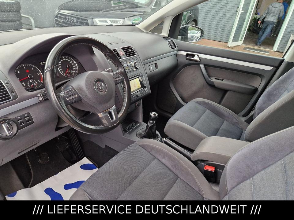 Volkswagen Touran 2.0 TDI Style Comfortline Navi Sithzg Tem in Osterode am Harz