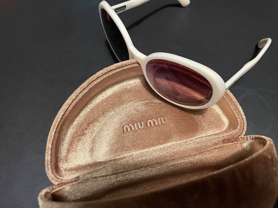 Sonnenbrille Miu Miu weiß/cremeweiß in München