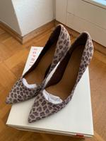 Pumps von Esprit Neu mit Etikett und Karton Wildleder Gr. 38 Hamburg - Hamburg-Nord Vorschau