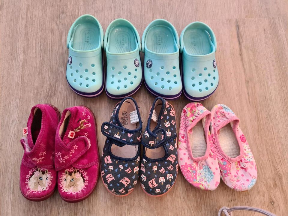 Crocs C8 Hausschuhe 24/25 Elefanten Turnschläppchen Pferde Katzen in Bergisch Gladbach