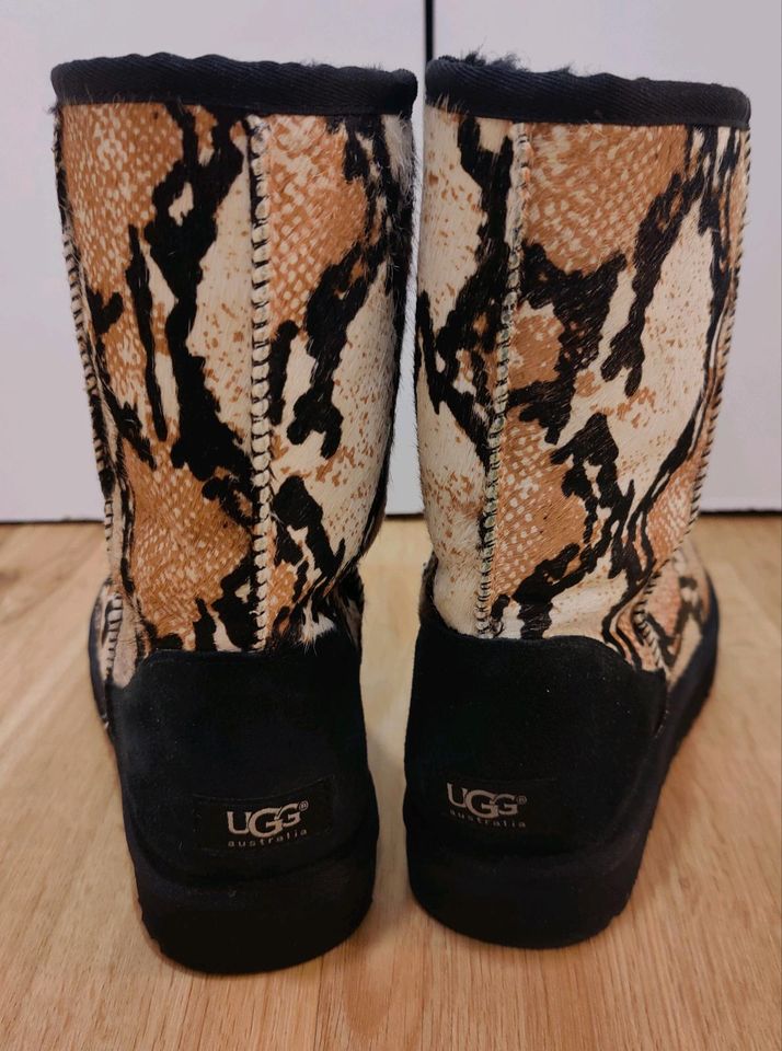 UGG 41 Lammfell NEU in Berlin