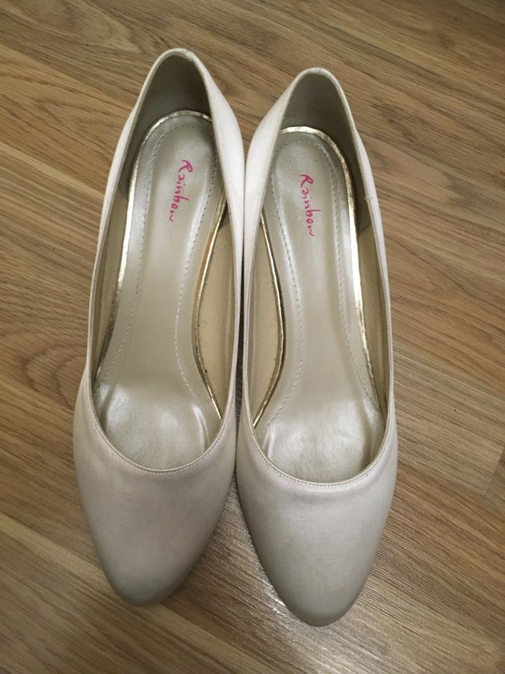 Brautschuhe (40,5/7,5) von Rainbow Megan Ivory Satin in Warthausen