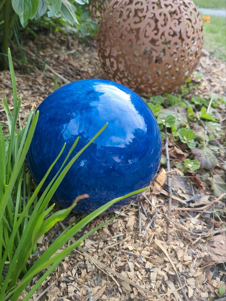 Dekokugel D20 cm Keramik blau Gartenkugel Garten Kugel in Leipzig