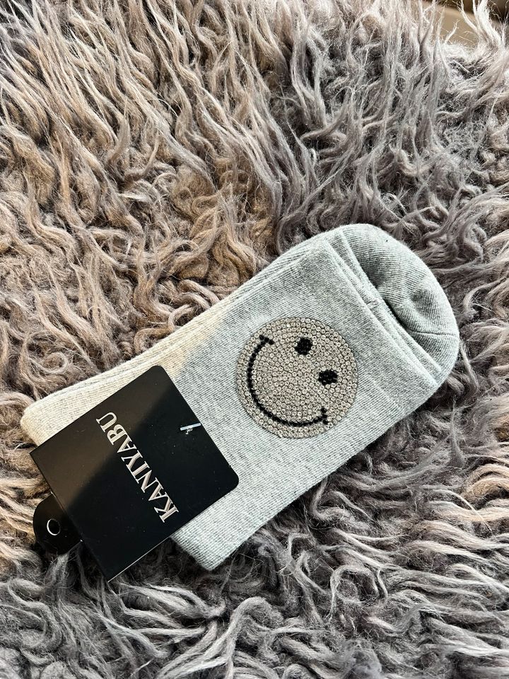 Sneaker Socken mit Smiley in verschiedenen Farben neu in Essen