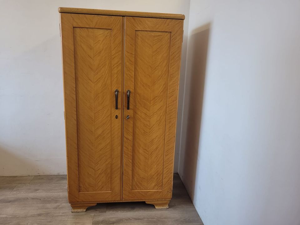 #A Kleiderschrank 2 türig Holz schmal 100 cm Schlafzimmer hell in Burgstädt