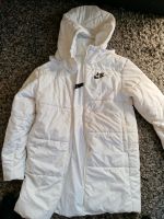 Nike Winterjacke im Super Zustand in weiß. (M) Kr. Altötting - Burghausen Vorschau