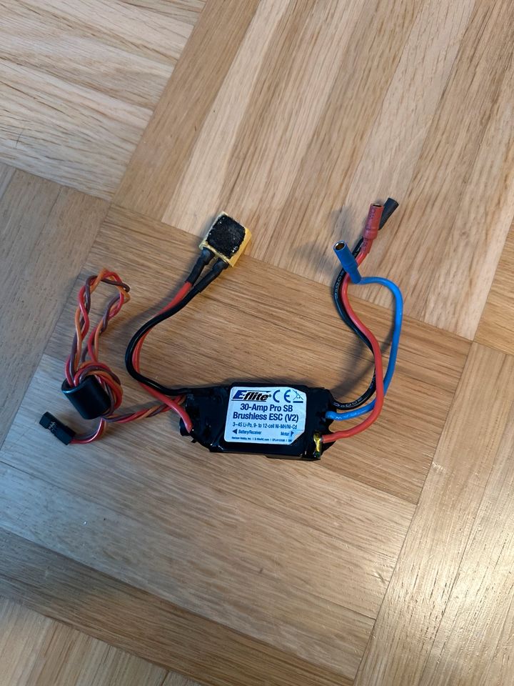 E-flite 30 Amp Brushless Motor Regler in Weikersheim