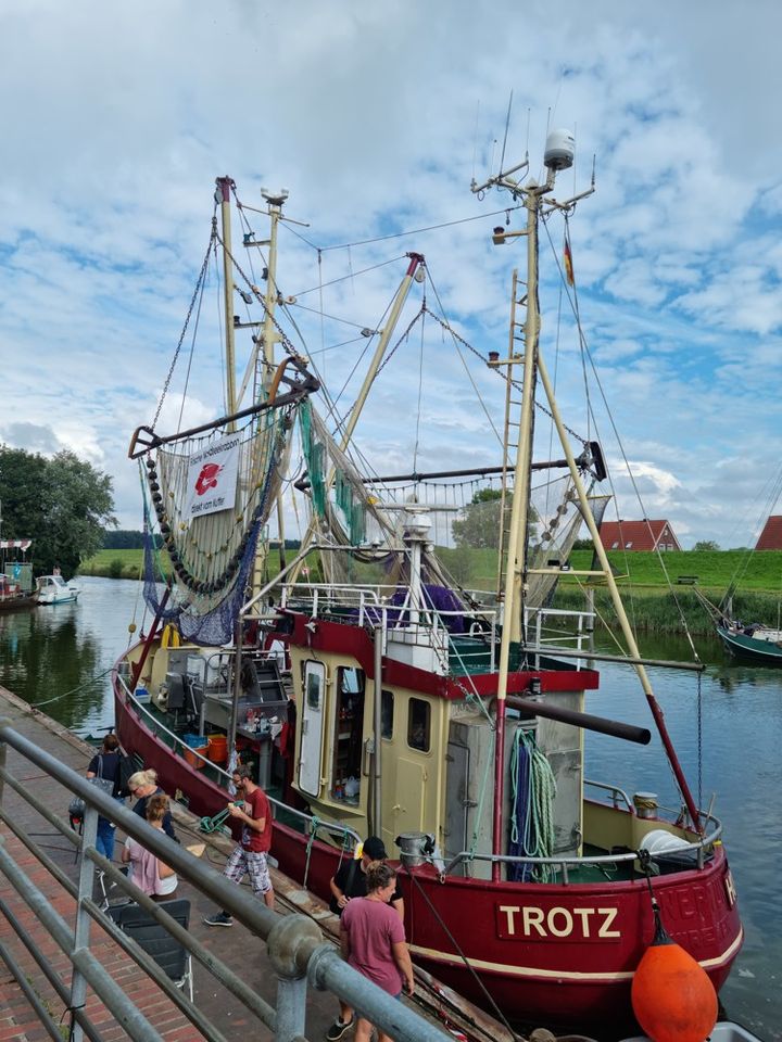 TOP-LAGE OHNE PROVISION: Gewerbe- und 2 Wohneinheiten im Herzen von Hooksiel in Wangerland