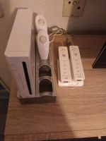 Nintendo Wii Konsole mit Ladestation und Spielen Frankfurt am Main - Fechenheim Vorschau