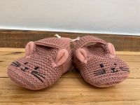 Baby gestrickte Hausschuhe NEU rosa Rheinland-Pfalz - Kirchen (Sieg) Vorschau