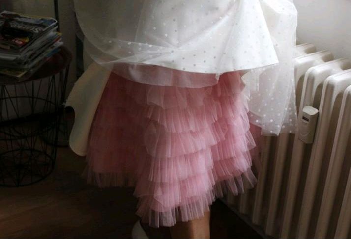 Einzigartiges Brautkleid mit Petticoat – sucht neue Besitzerin in Berlin