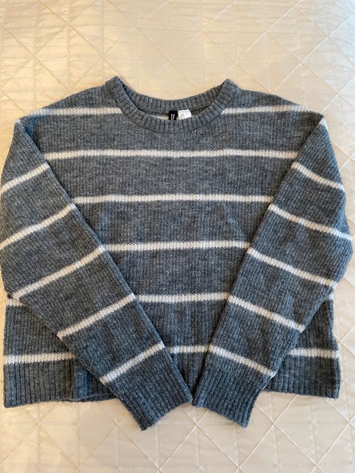 H&M Wollpulli Pullover Gr. S, Grau-wollweiß Streifen *TIPPI-TOPPI in Berlin