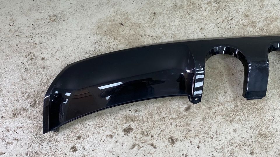 VW Golf 6 R20 Doppelauspuff Spoiler Lippe 5K6807100l 5K6807521AB in Essen