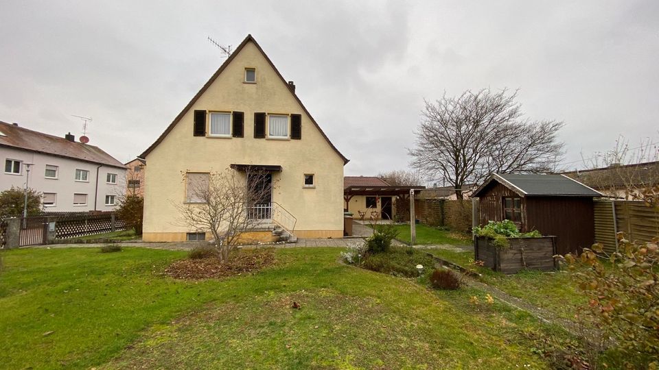 Einfamilienhaus inkl. Garten und Garage 575m^2 ZU VERMIETEN! in Röthenbach