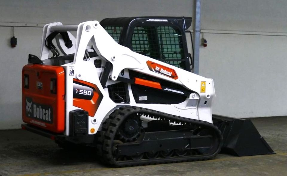 Kettenlader BOBCAT T 590 ** HIGH FLOW * KLIMA * in Fürth