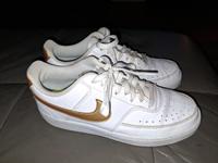 NIKE Freizeitschuh Größe 40 Saarland - Namborn Vorschau