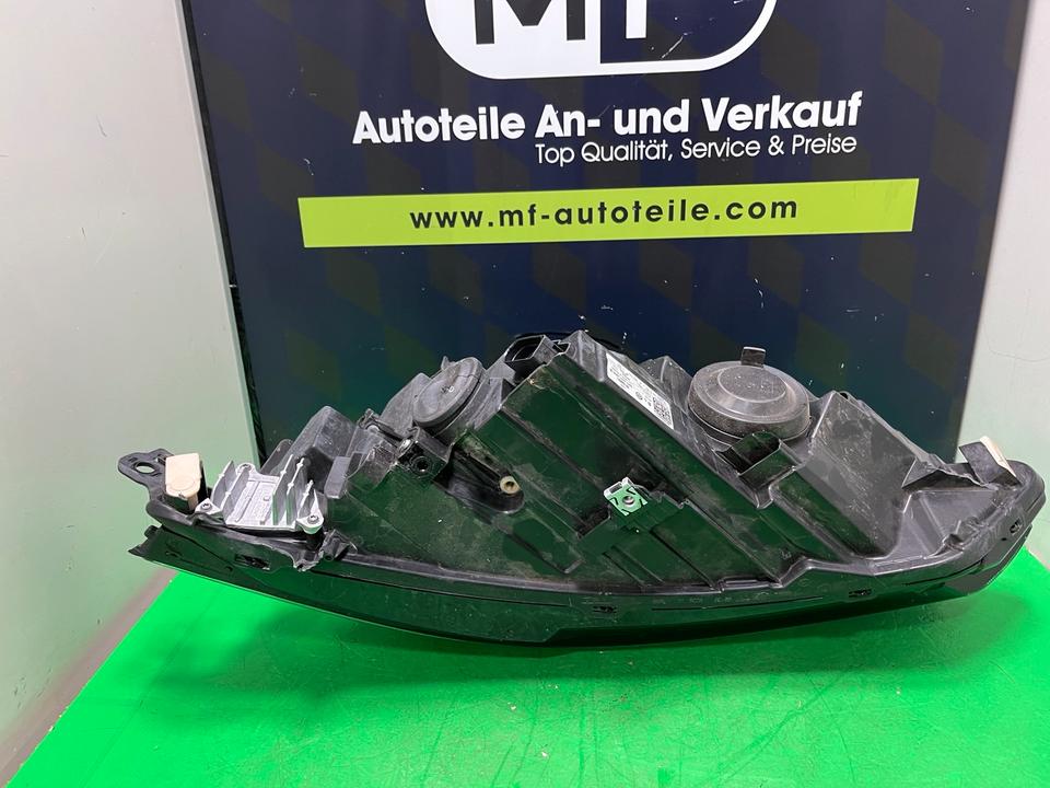 VW Golf 8 CG5 2021 LED Scheinwerfer Frontscheinwerfer rechts in Hamburg