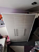 Kleiderschrank und Kommode für Kinderzimmer, gebraucht Hessen - Mittenaar Vorschau
