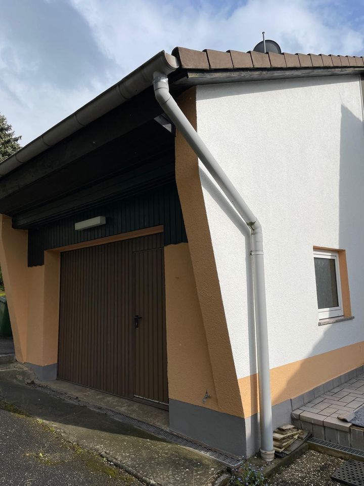 Gepflegte Doppelhaushälfte in ruhiger, sonniger Lage in Schneckenlohe