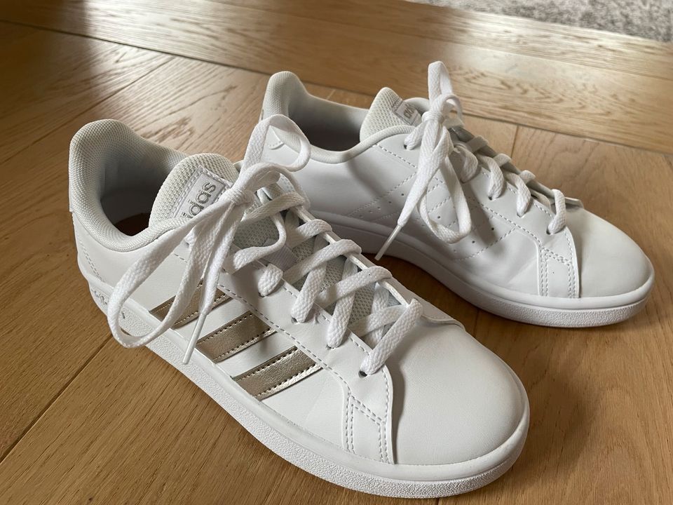Adidas Sneaker Grand Court Größe 36 Mädchen Damen wie NEU in Wolfratshausen