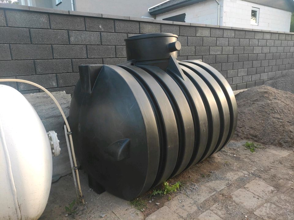 Zisterne ,Trink wasser tank in Wallhausen (Helme)