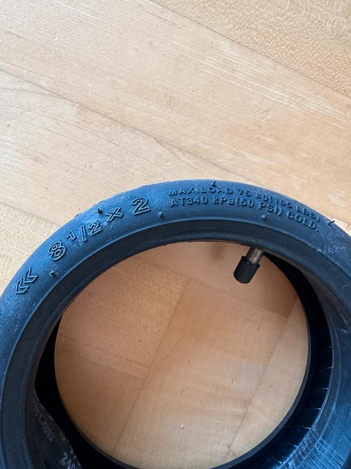 Ersatzreifen für X Xiaomi E Scooter (8 ½ x 2)- inkl. Schlauch NEU in Bietigheim-Bissingen