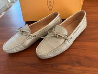 TOD‘S Mokassins Silber Leder Größe 38 Hessen - Taunusstein Vorschau