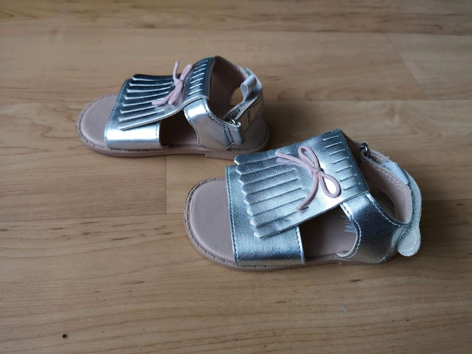 Kinderschuhe / Sandalen Gr. 18 in Mühldorf a.Inn