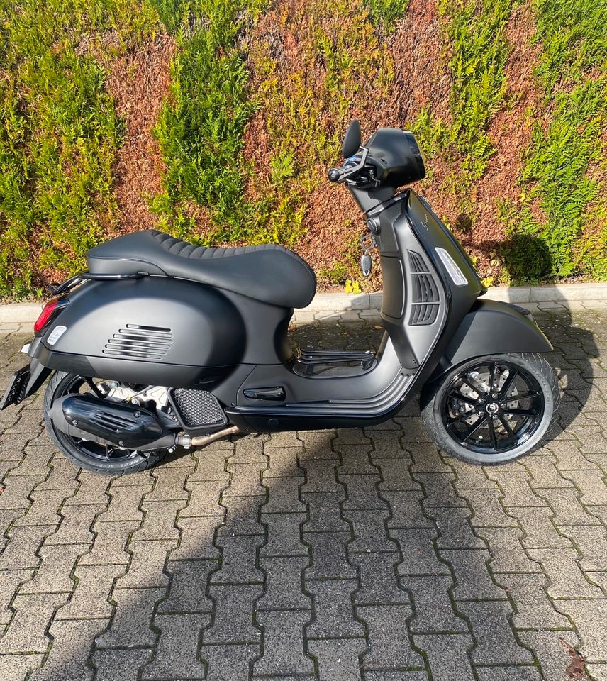 Vespa GTS 125 SuperSport TWM 13 “ NOTTE MALOSSI Edition Diva Nero in Eschborn