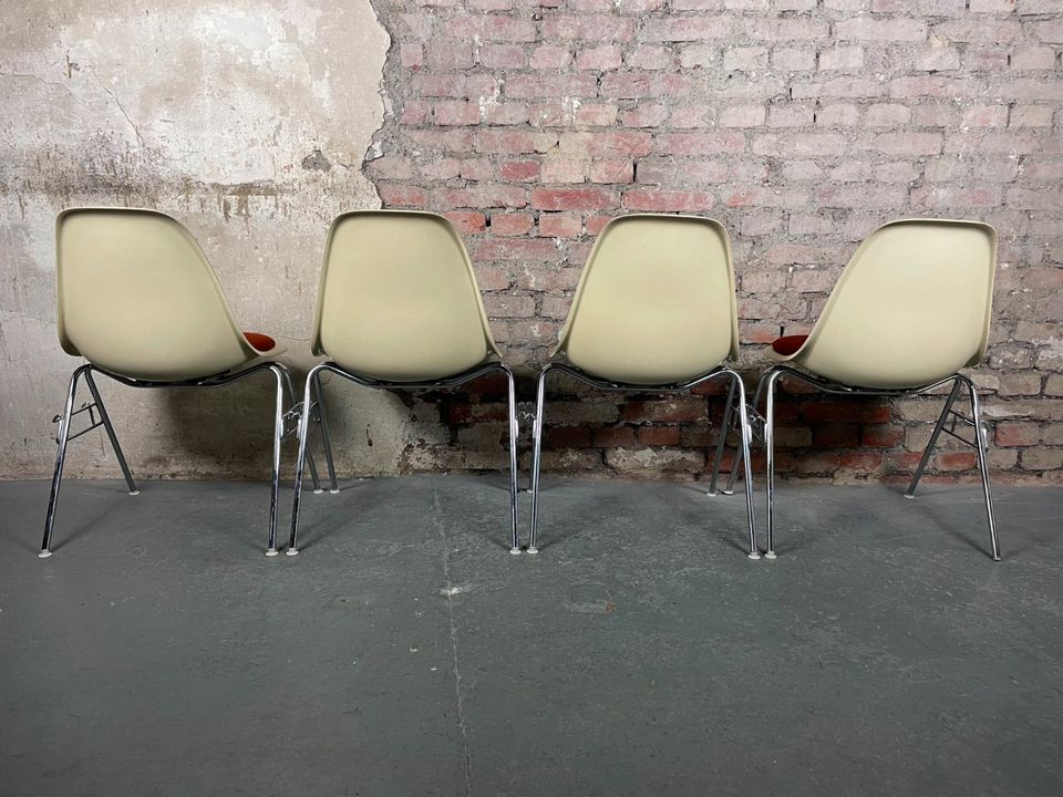 4er Set Eames Fiberglas Stühle Vitra Herman Miller Stuhl Vintage in Wuppertal