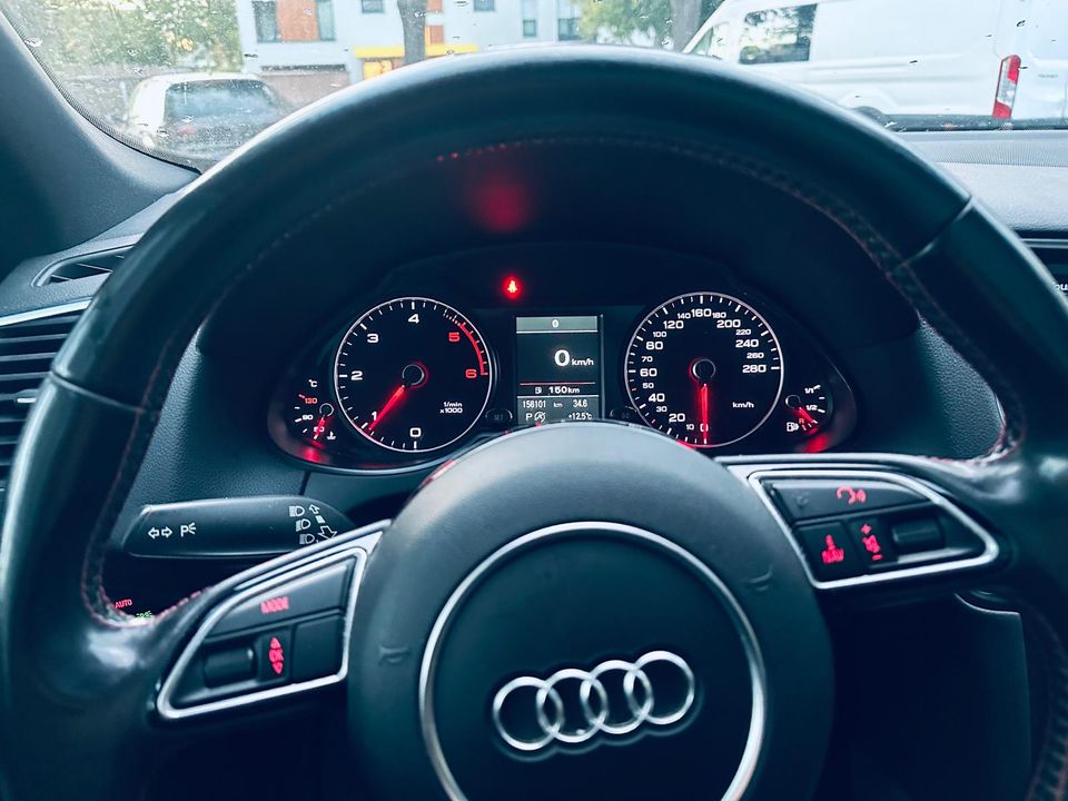 Audi Q5 S line 3.0 TDI quattro in Duisburg