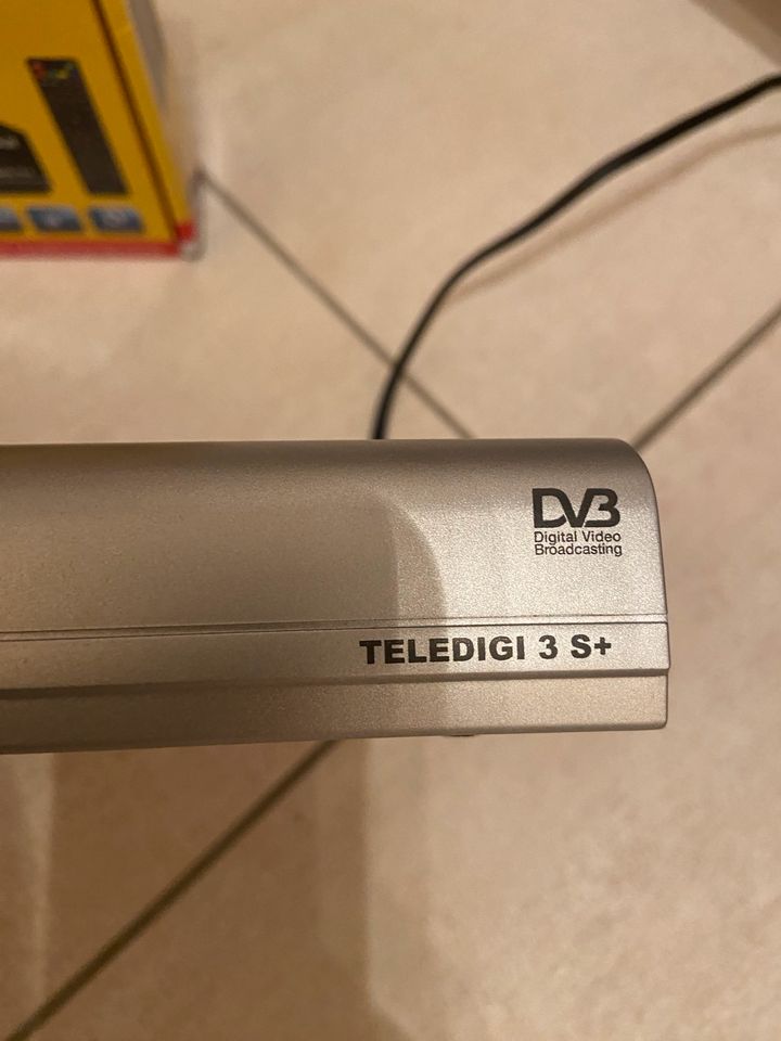 Satellit TV Receiver Scartkabel Fernbedienung in Pfungstadt