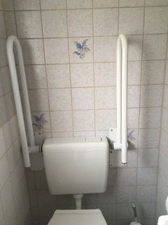 2 WC-Aufstehbügel (klappbar) in Sulzbach
