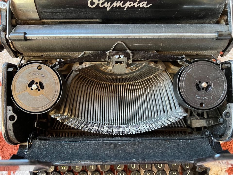 Schreibmaschine Olympia in Schmitten
