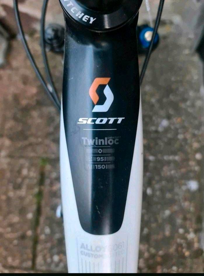 Scott genius fully XL Shimano XT 30 Gang top in Hasselroth