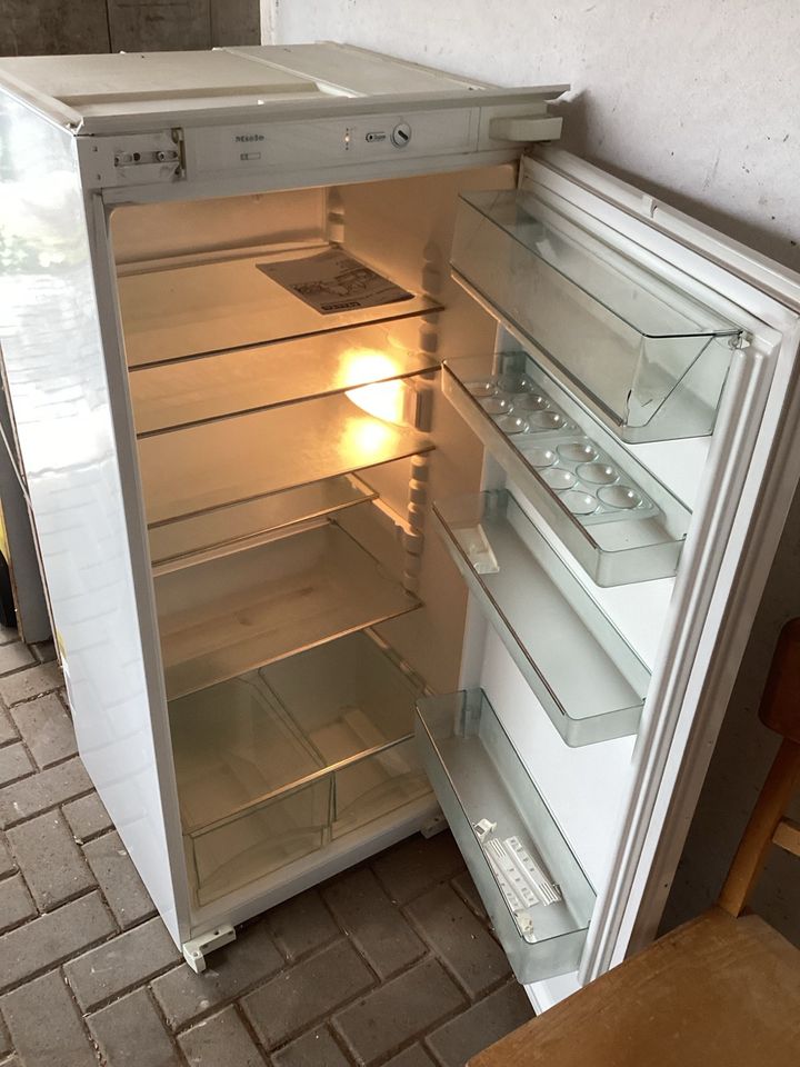 Miele Einbaukühlschrank ohne Gefrierfach 122cm in Laubach