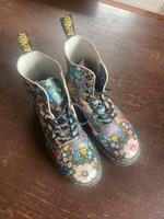 Dr. Martens Boots, flower, Blumen Wanderlust Nordrhein-Westfalen - Arnsberg Vorschau
