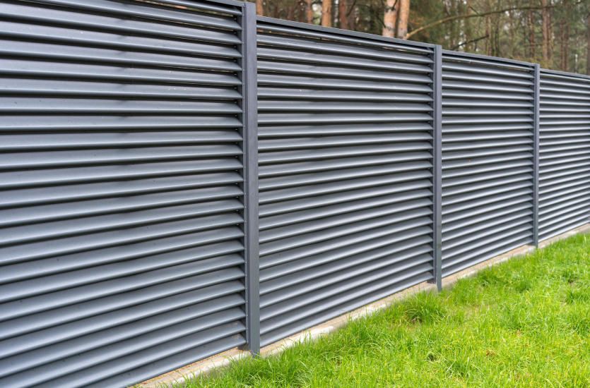 Polnische Zäune, Schiebetore, Balkongeländer, Carport, Außentrepp in Stendal