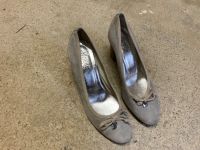 Pumps grau Gr. 38 Alterto Latorre, Dirndl Schuhe Bayern - Teisendorf Vorschau