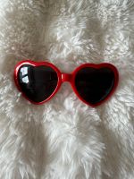 Sonnenbrille Herzen sehen rot Damen Brille Nordrhein-Westfalen - Nörvenich Vorschau