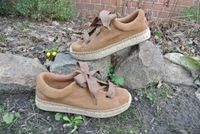 UGG Sneaker Uggs braun Wildleder Plateau Bast 40 Leder Niedersachsen - Syke Vorschau