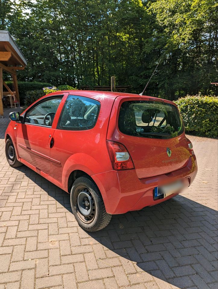 Renault Twingo/ 8fach bereift/ noch TÜV in Montabaur
