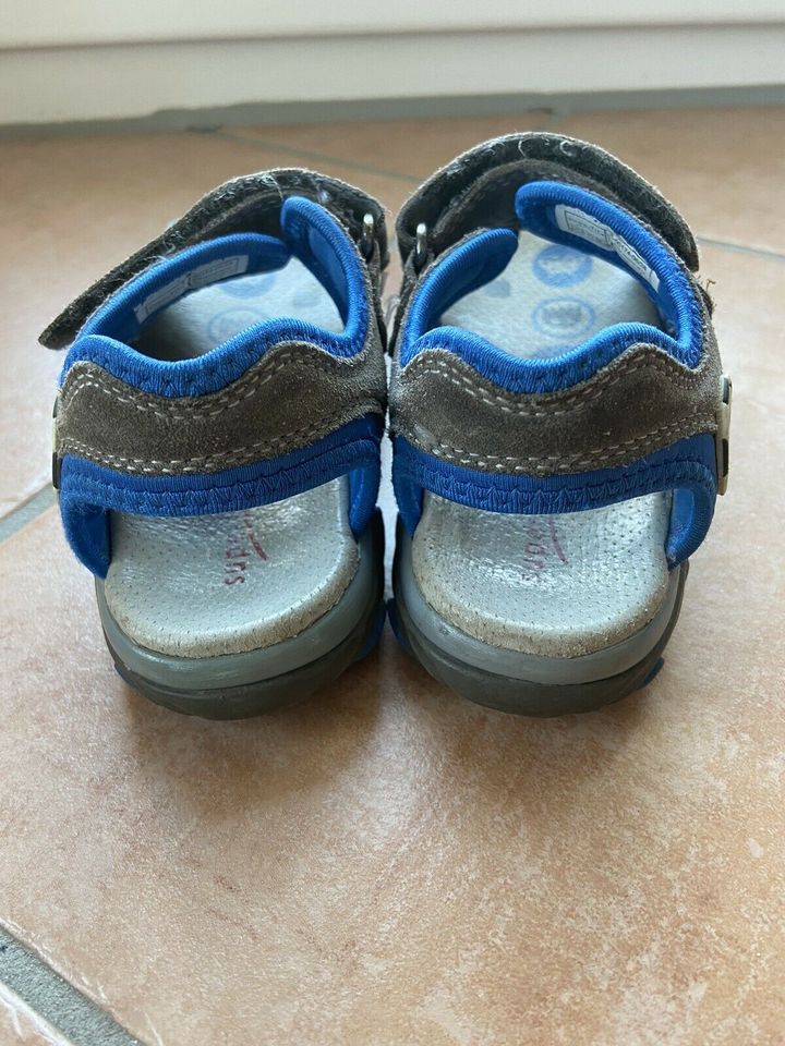 Kinder Sandalen von Superfit Größe 28 in Duderstadt