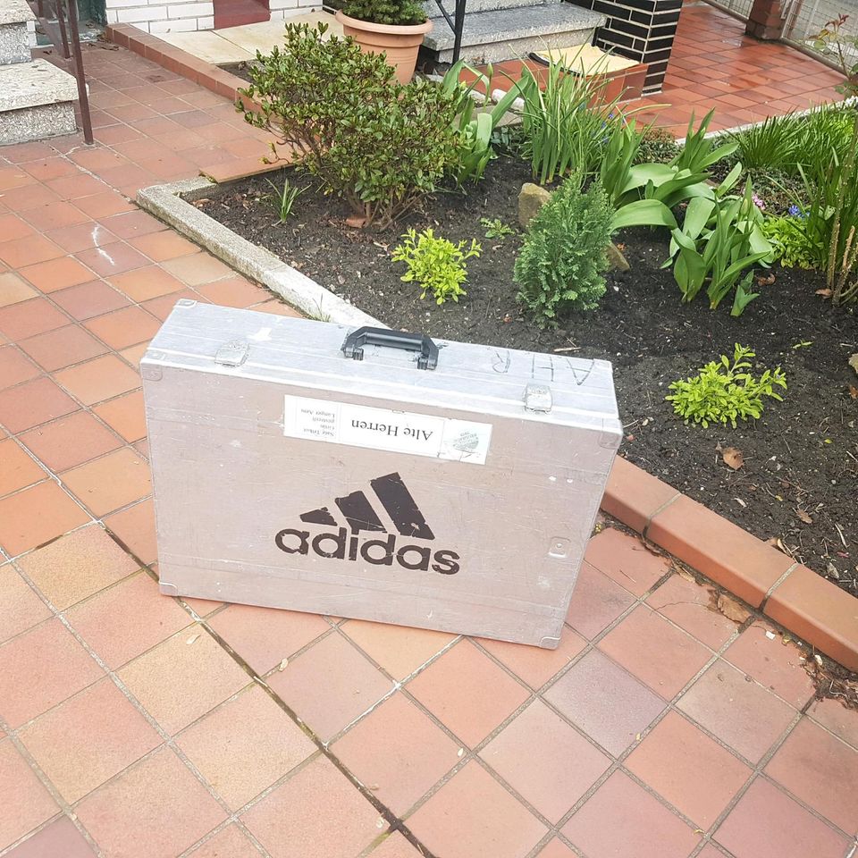 ADIDAS ALU-KOFFER  GEBRAUCHT IM GUTEN ZUSTAND in Essen