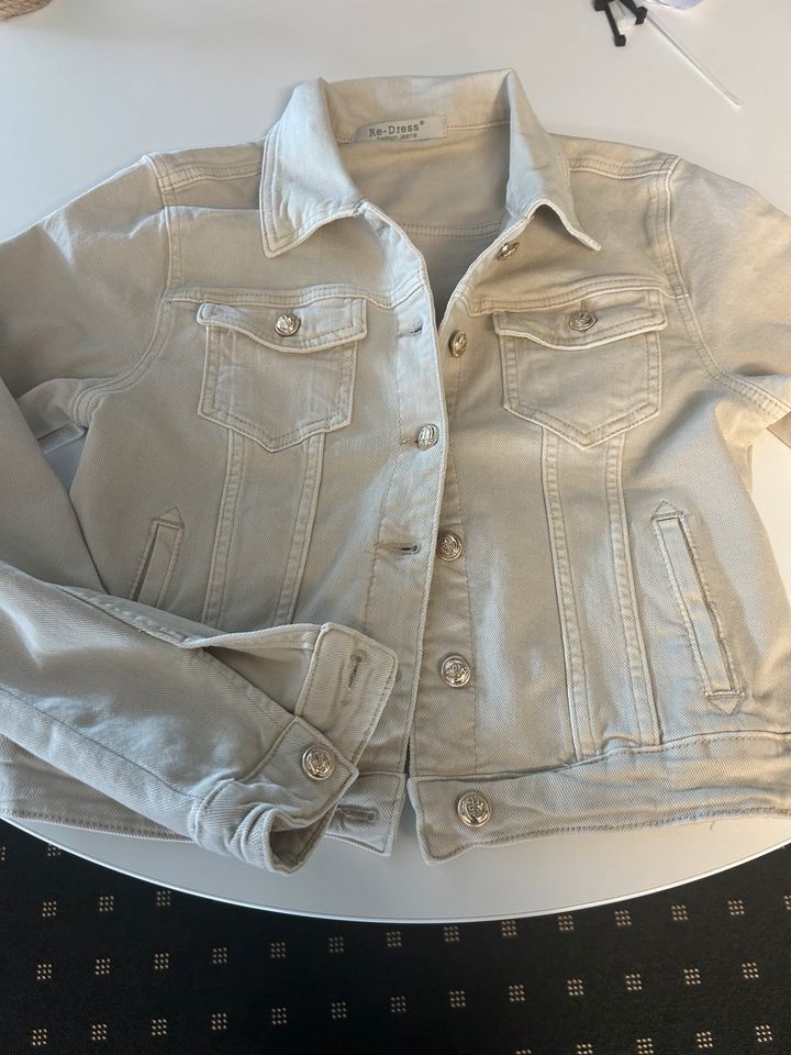 Jeansjacke beige in Bergisch Gladbach