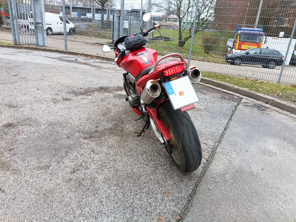 Honda CB 900 Hornet in Bochum