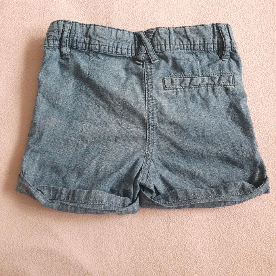 Schöne kurze Hose Sommer Esprit Gr. 98 in Tilleda