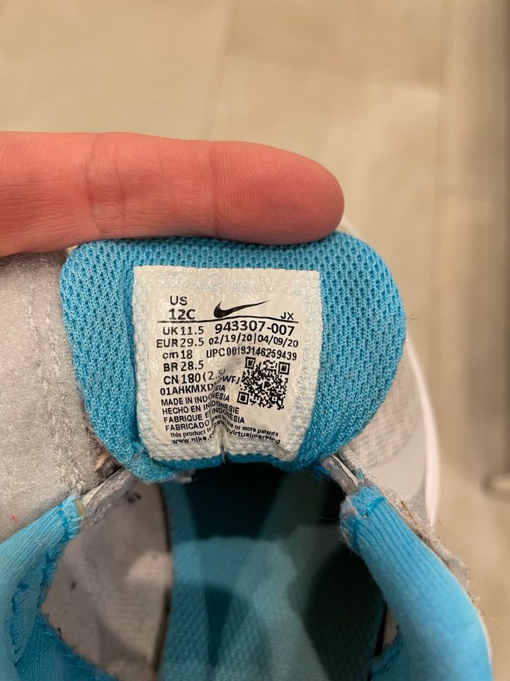 Nike Sneaker Turnschuhe grau blau türkis Größe 29,5 in Kirchlengern